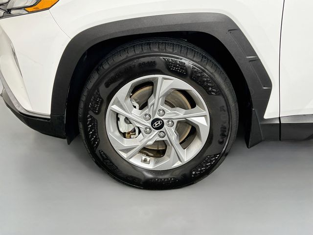 Used 2024 White Hyundai SEL image 11