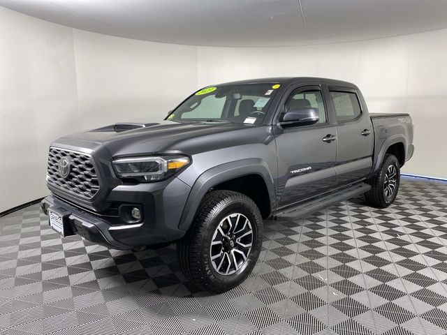 View vehicle photo 4