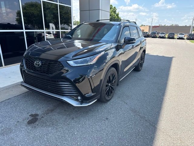 Midnight Black Metallic 2024 Toyota Highlander SUV / Crossover Front-Wheel Drive 8-Speed Automatic