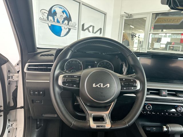 Used 2023 White Kia GT-Line image 13