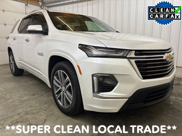 White (Iridescent Pearl Tricoat) 2023 Chevrolet Traverse SUV / Crossover Four-Wheel Drive 9-Speed Automatic