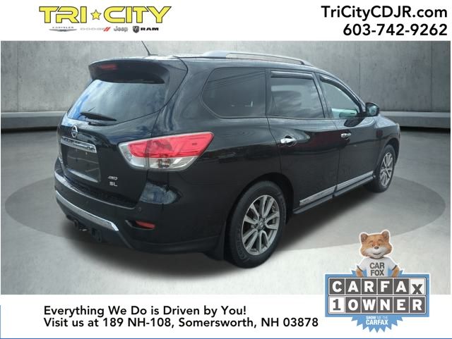 2015 Nissan Pathfinder SL photo 4