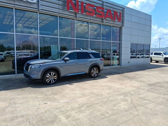 Used 2025 Nissan Pathfinder SUV