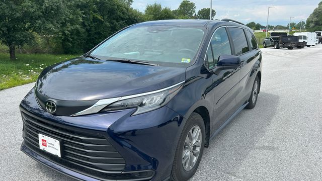 Used 2026 Toyota Sienna Van
