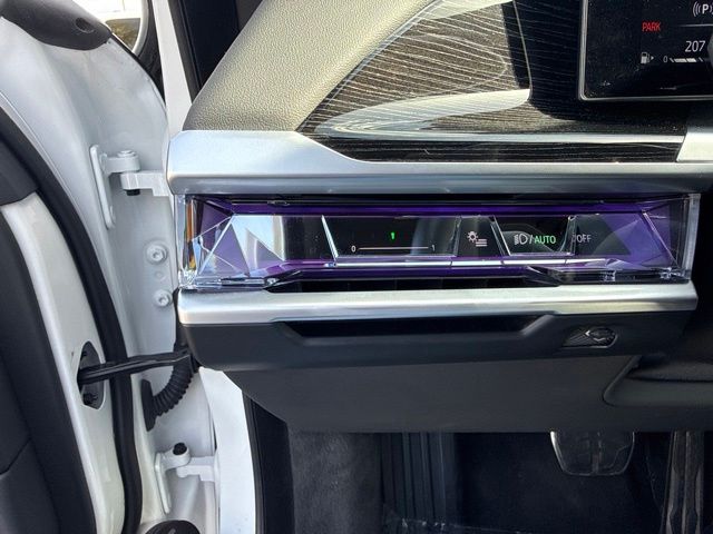 2025 BMW 740i - $67,988