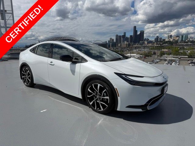 White (Wind Chill Pearl) 2026 Toyota Prius Plug-In Hybrid XSE Premium FWD Hatchback Front-Wheel Drive Continuously Variable Transmission