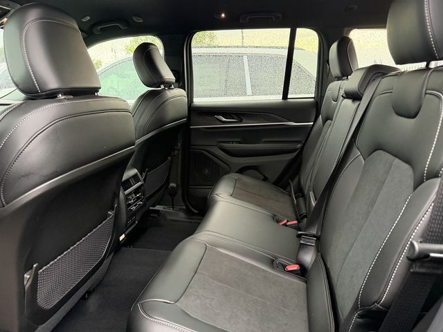 new 2026 Jeep Grand Cherokee car, priced at $37,525