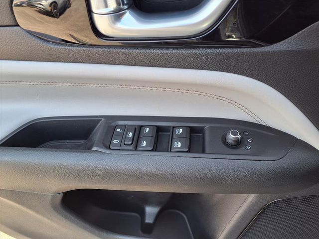 Used 2022 Silver Jeep Limited image 22