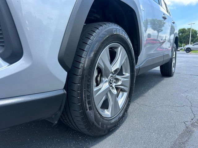 2024 Toyota RAV4 XLE - Photo 14