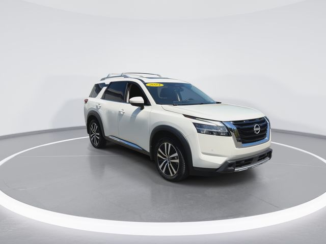 Used 2024 White Nissan Platinum image 2