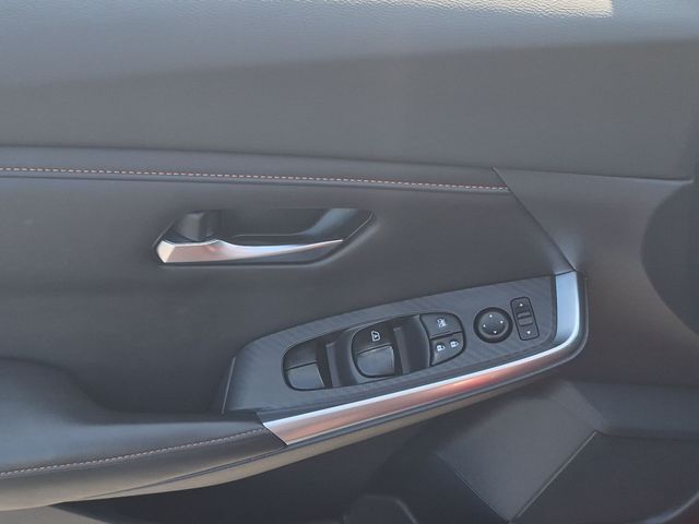 Used 2020 Red Nissan SR image 13