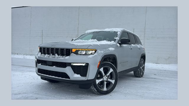 Silver Zynith 2026 Jeep Grand Cherokee SUV / Crossover Four-Wheel Drive 8-Speed Automatic