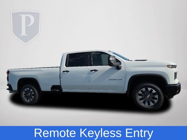 2024 Chevrolet Silverado 2500HD Custom 10