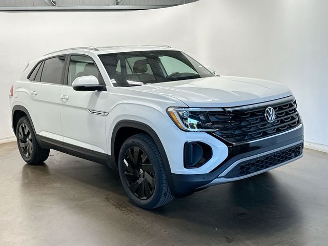2026 Volkswagen Atlas Cross Sport 2.0T SE w/Technology White/off-white at Sutliff Volkswagen