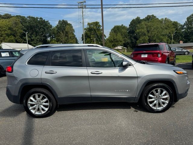 Used 2016 Silver Jeep Limited image 9