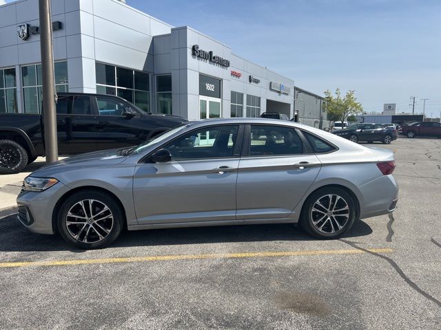 Used 2024 Volkswagen Jetta Sport with VIN 3VWAM7BU6RM082390 for sale in Bloomington, IL