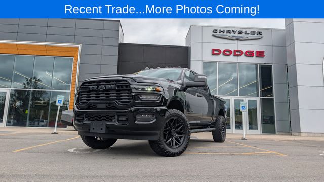 Diamond Black Crystal Pearlcoat 2026 RAM 2500 Pickup Truck Four-Wheel Drive 8-Speed Automatic