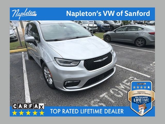 Silver Mist Clearcoat 2023 Chrysler Pacifica Minivan Front-Wheel Drive 9-Speed Automatic