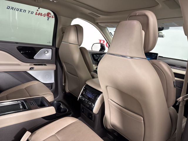 2022 Radiance Lincoln Aviator Plug-In Hybrid Grand Touring AWD SUV