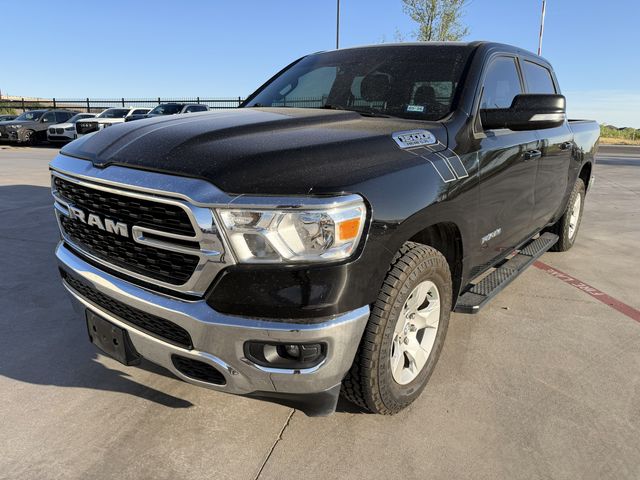 Diamond Black Crystal Pearlcoat 2022 RAM 1500 Big Horn Crew Cab RWD Pickup Truck 4X2 8-Speed Automatic