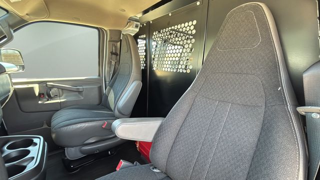 Used 2024 White GMC Work Van image 20