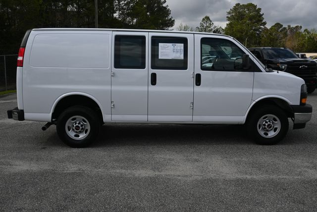 2023 GMC Savana 2500 Work Van photo