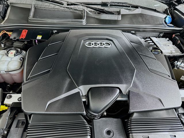 Thumbnail: 2019 Audi Q8 - 31