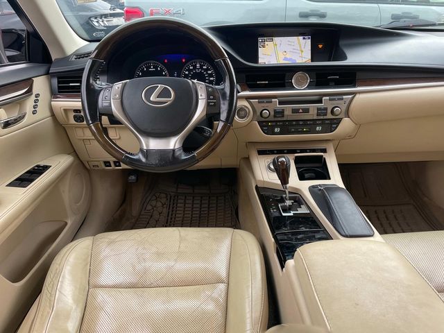 2015 Lexus ES 350 Crafted Line 11