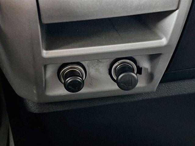 Used 2007 White Toyota SR5 image 17