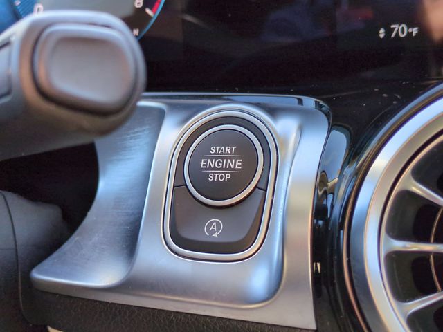 Used 2023  Mercedes-Benz GLB 250 image 25