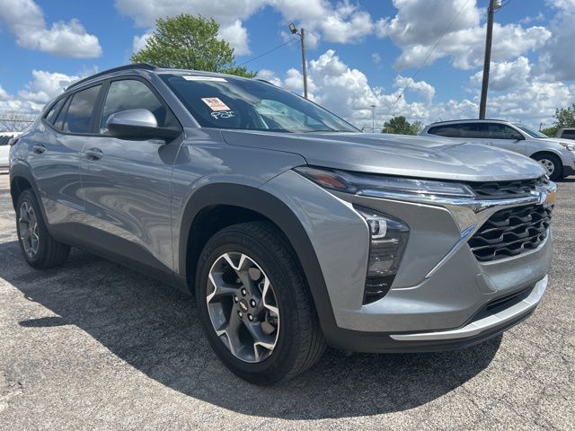 Sterling Gray Metallic 2025 Chevrolet Trax LT FWD SUV / Crossover Front-Wheel Drive 6-Speed Automatic