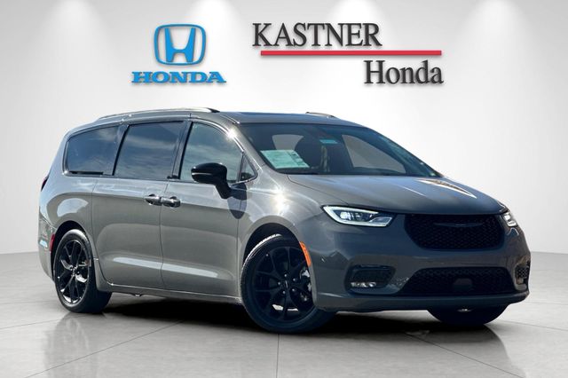 2025 Chrysler Pacifica Limited FWD