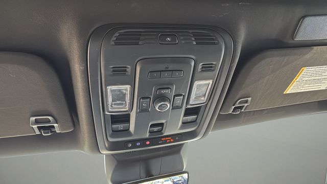 Used 2022 White Cadillac Sport image 44