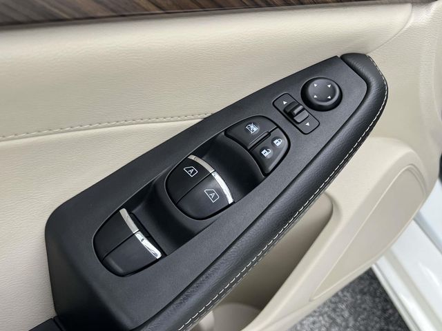 Used 2017 Nissan Maxima Sedan