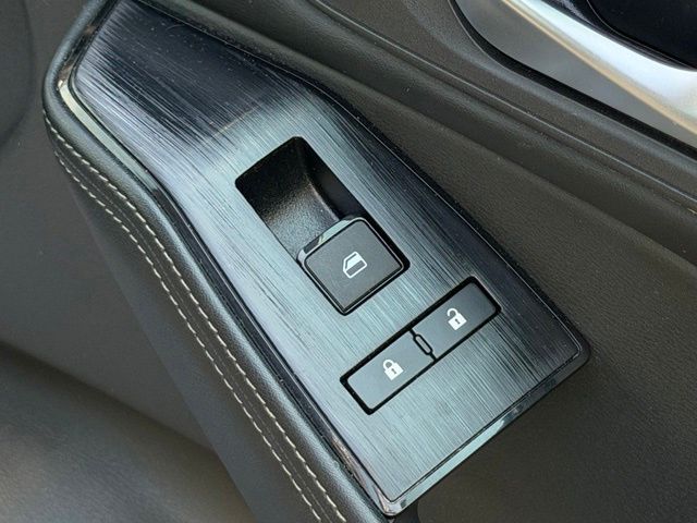 Used 2025 Nissan Rogue SUV
