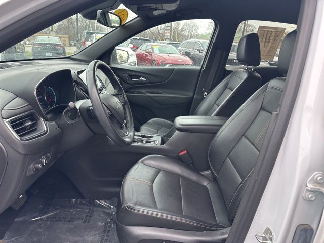 Used 2024 White Chevrolet Premier image 31