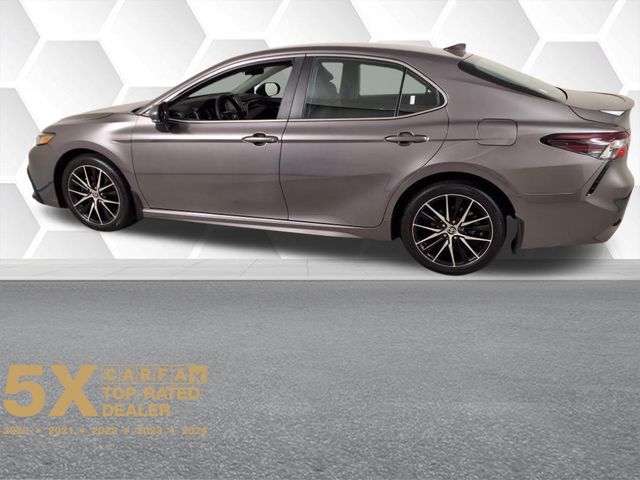 2024 Toyota Camry SE photo