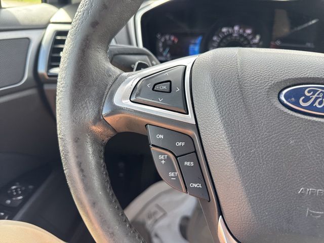 Used 2015 White Ford SE image 22