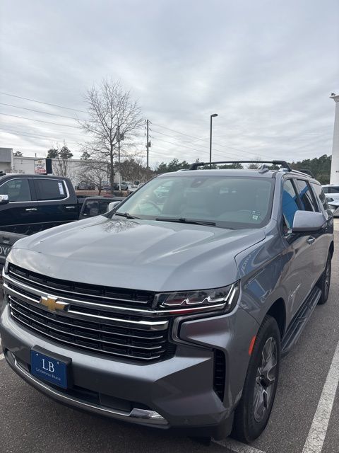 2022 Chevrolet Suburban LT's photo