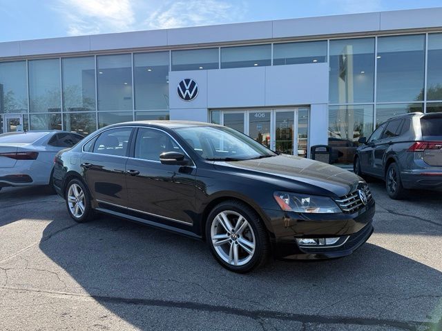 Black 2013 Volkswagen Passat Sedan Front-Wheel Drive 6-Speed Dual Clutch