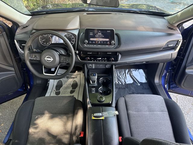 Used 2022 Blue Nissan SV image 9