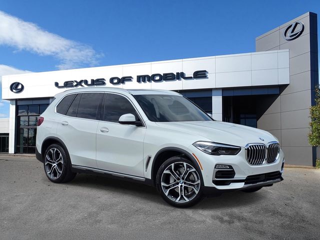 White Metallic 2020 BMW X5 sDrive40i RWD SUV / Crossover Rear-Wheel Drive 8-Speed Automatic