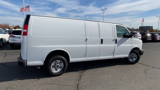 2022 GMC Savana 2500 Work Van 8