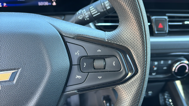 Used 2025 White Chevrolet LT image 23