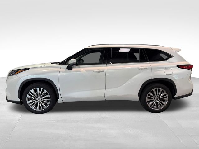 2023 Toyota Highlander Platinum  at Davis Toyota of Orangeburg