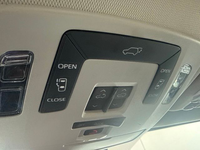 Used 2025 Toyota Sienna Van