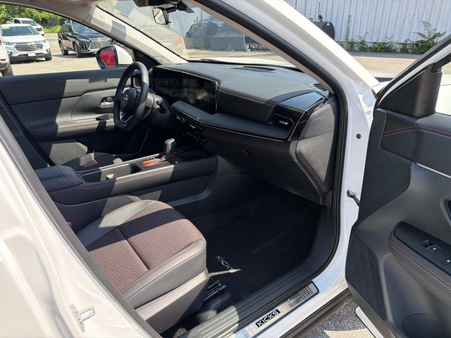 2025 Nissan Kicks - Image 27