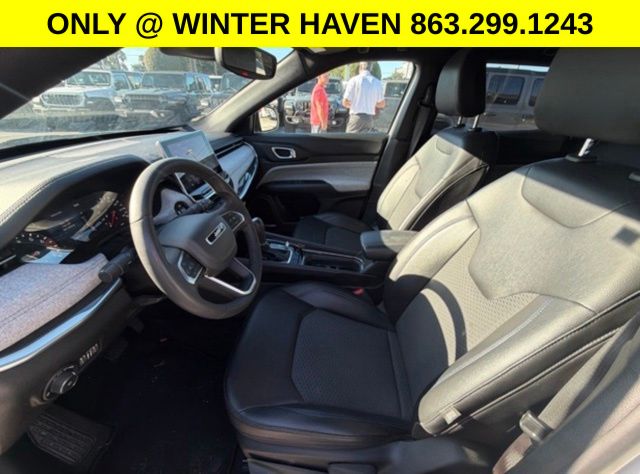 2024 Bright White Clearcoat Jeep Compass Latitude 4X4 SUV
