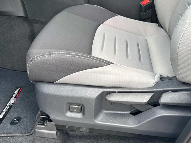 2025 Toyota Tacoma TRD Off Road - Photo 18