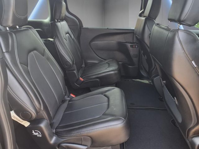 2025 Chrysler Voyager LX - Photo 22